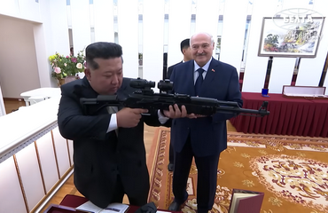 Aleksandr Lukashenko Presented Kim Jong Un with a VSK-100B Assault Rifle