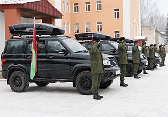 Накануне Нового года Госкомвоенпром передал в войска автоматизированные комплексы разведки, управления и связи Накануне Нового года Госкомвоенпром передал в войска автоматизированные комплексы разведки, управления и связи